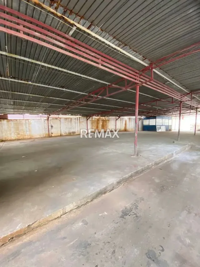 Oportunidad de Inversión de Alto Impacto: Complejo Comercial e Industrial en Sector Paraíso Maracaibo Zulia - 12