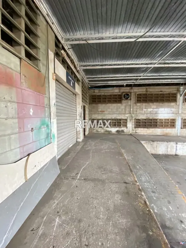 Oportunidad de Inversión de Alto Impacto: Complejo Comercial e Industrial en Sector Paraíso Maracaibo Zulia - 14