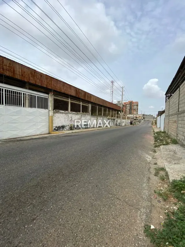 Oportunidad de Inversión de Alto Impacto: Complejo Comercial e Industrial en Sector Paraíso Maracaibo Zulia - 2