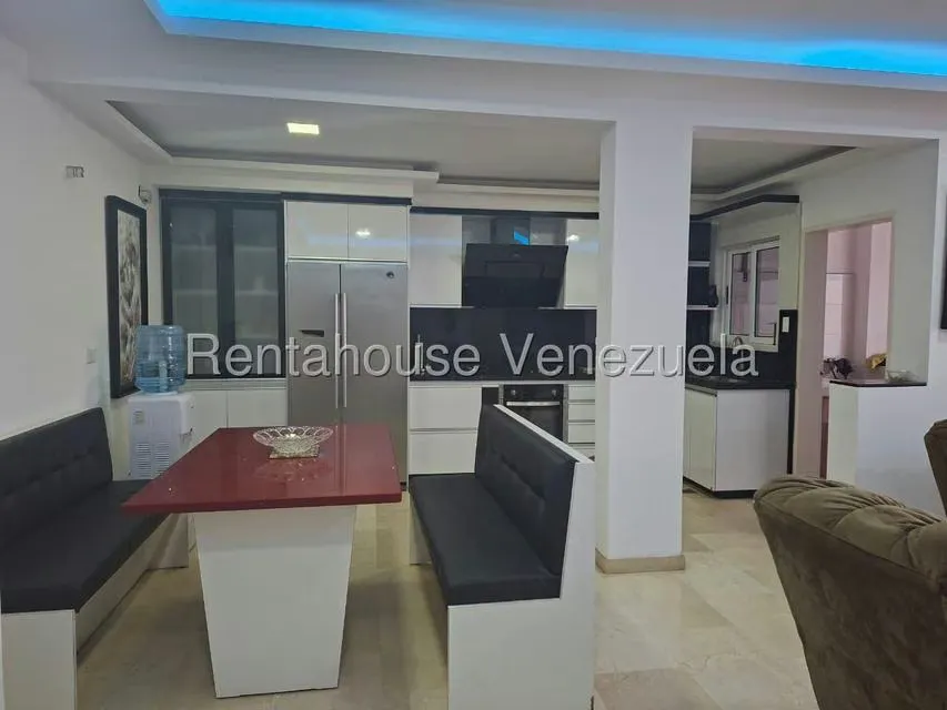 Casa (Duplex) en Venta en La Rosaleda, Lara - 11