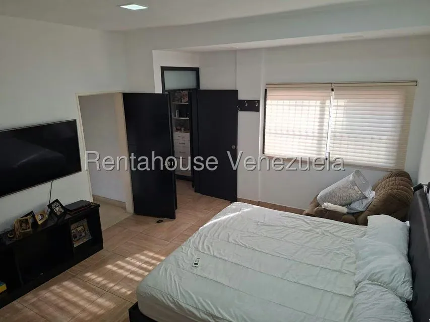 Casa (Duplex) en Venta en La Rosaleda, Lara - 23
