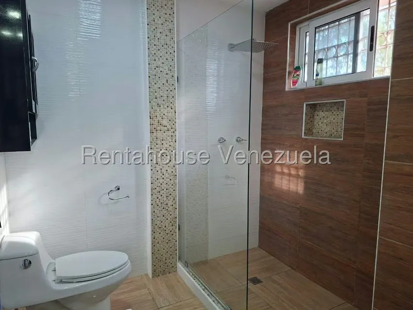Casa (Duplex) en Venta en La Rosaleda, Lara - 24