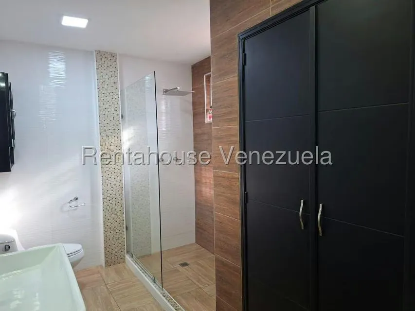Casa (Duplex) en Venta en La Rosaleda, Lara - 25
