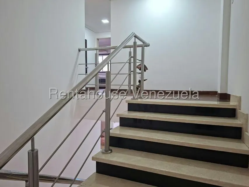 Casa (Duplex) en Venta en La Rosaleda, Lara - 26