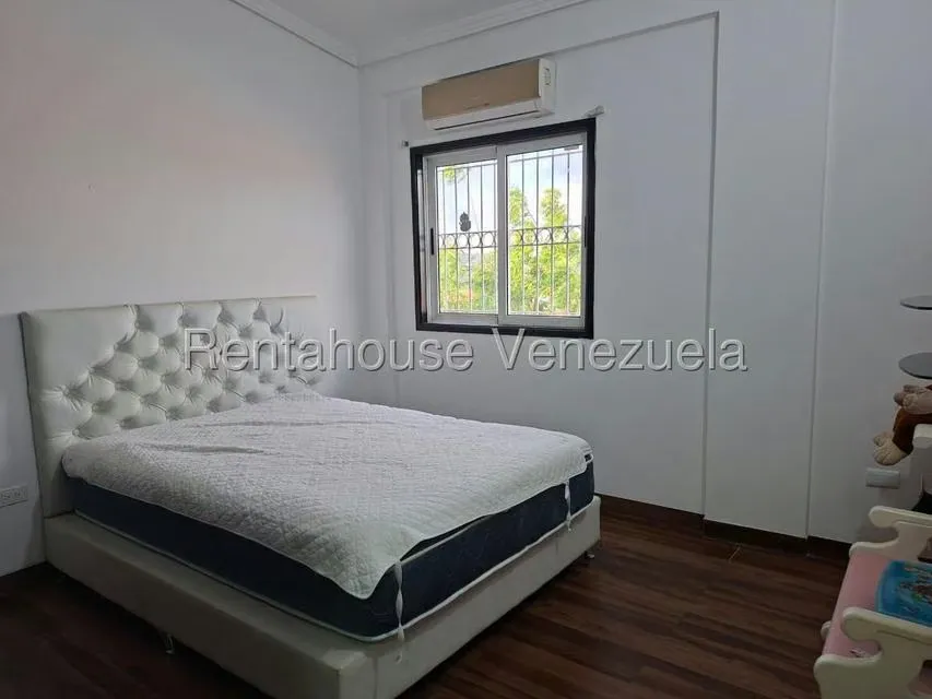 Casa (Duplex) en Venta en La Rosaleda, Lara - 33