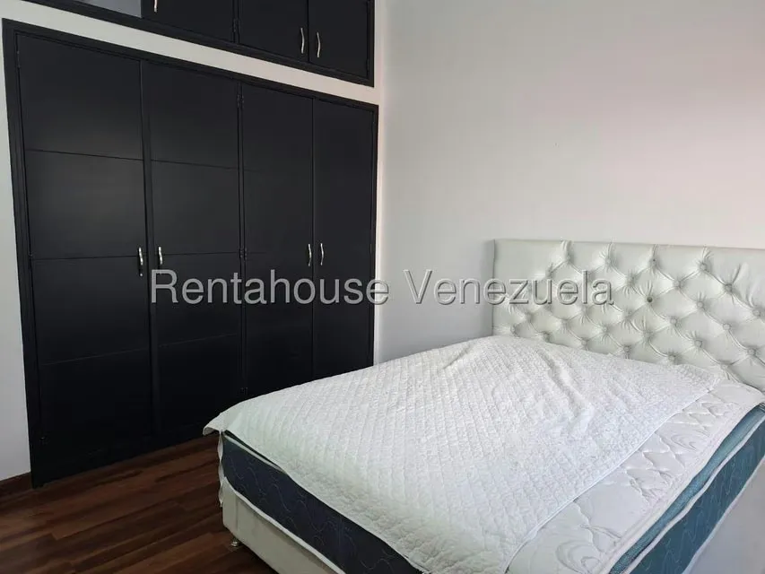 Casa (Duplex) en Venta en La Rosaleda, Lara - 41