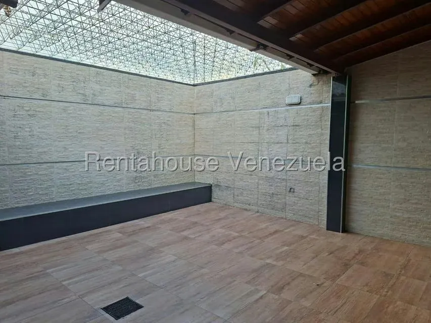 Casa (Duplex) en Venta en La Rosaleda, Lara - 43