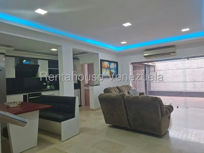 Casa (Duplex) en Venta en La Rosaleda, Lara - 6