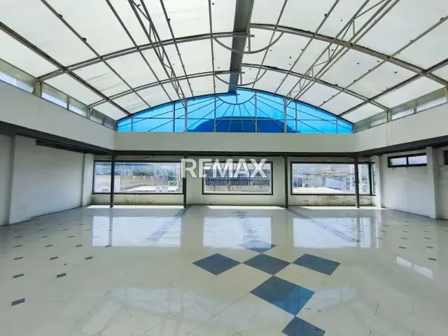 En venta Centro comercial de tres niveles en el centro de San Mateo Estado Aragua - 5