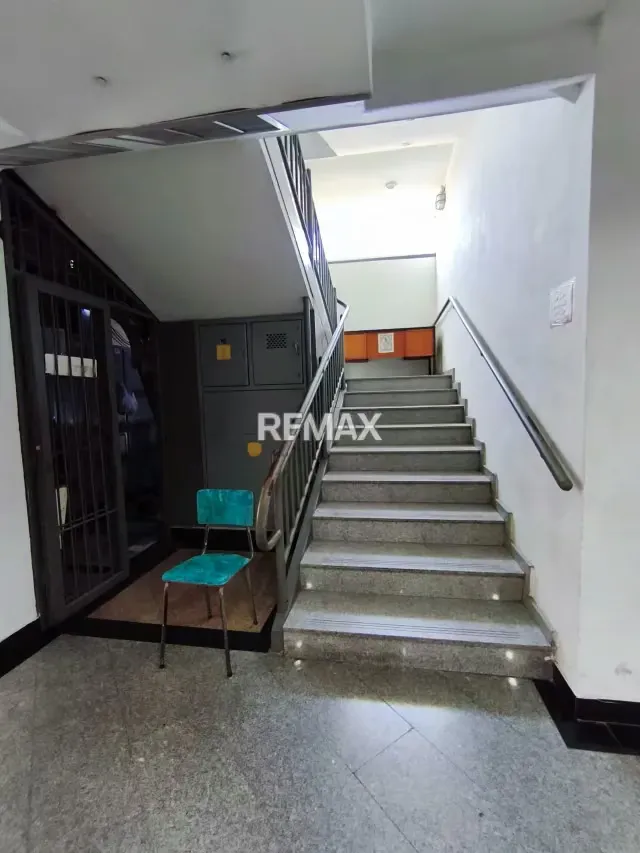 En venta Centro comercial de tres niveles en el centro de San Mateo Estado Aragua - 8
