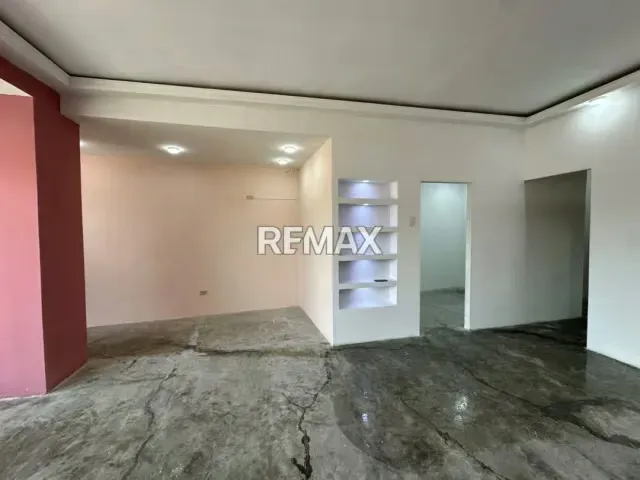 En Alquiler Local Comercial Céntrico en Ciudad Ojeda - 2