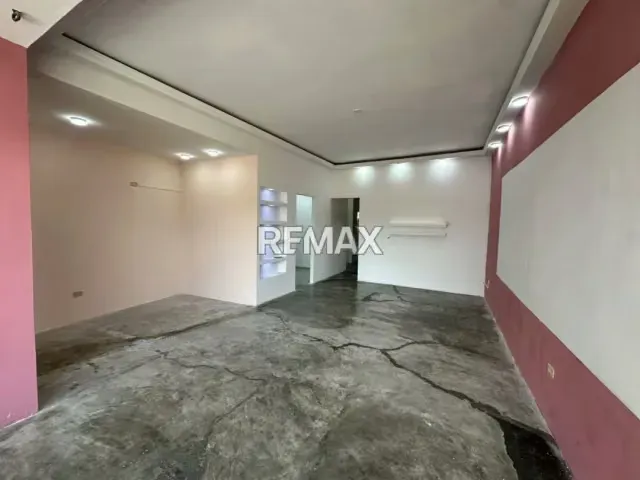 En Alquiler Local Comercial Céntrico en Ciudad Ojeda - 3