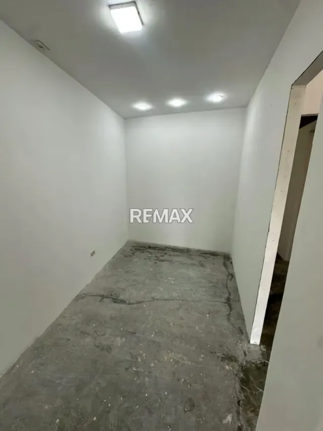 En Alquiler Local Comercial Céntrico en Ciudad Ojeda - 5