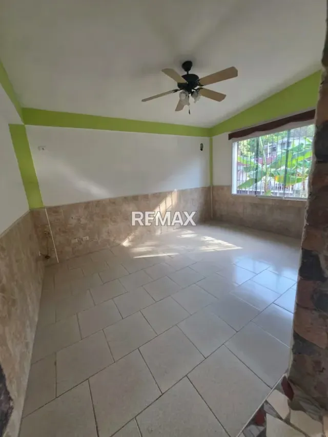VENTA DE EXCLUSIVA CASA EN TERRAZA DE LOS NÍSPEROS CALLE CERRADA VALENCIA ESTADO CARABOBO - 3