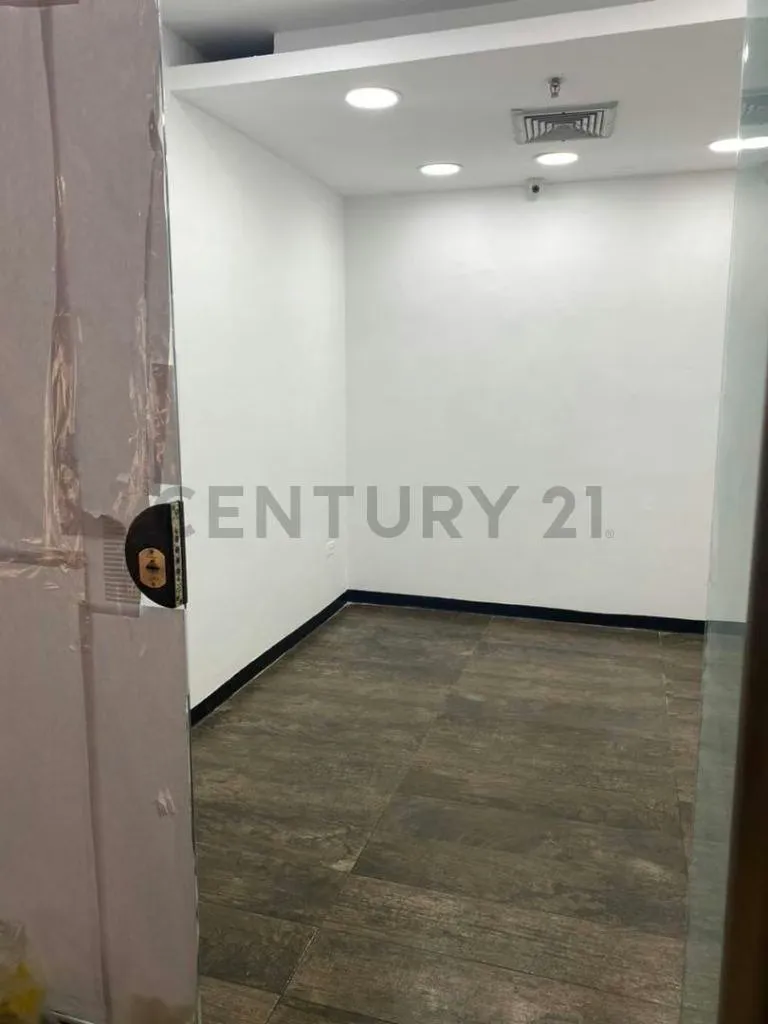 Alquiler de local Comercial en C.C. Pza. Las Americas - 5