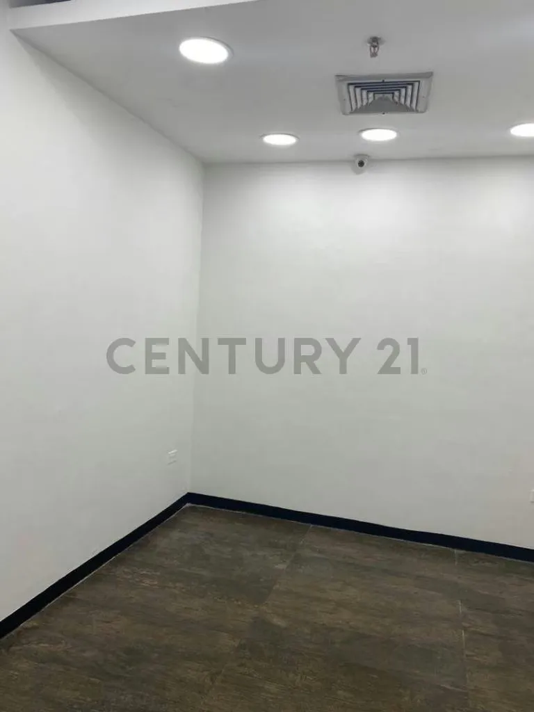 Alquiler de local Comercial en C.C. Pza. Las Americas - 8