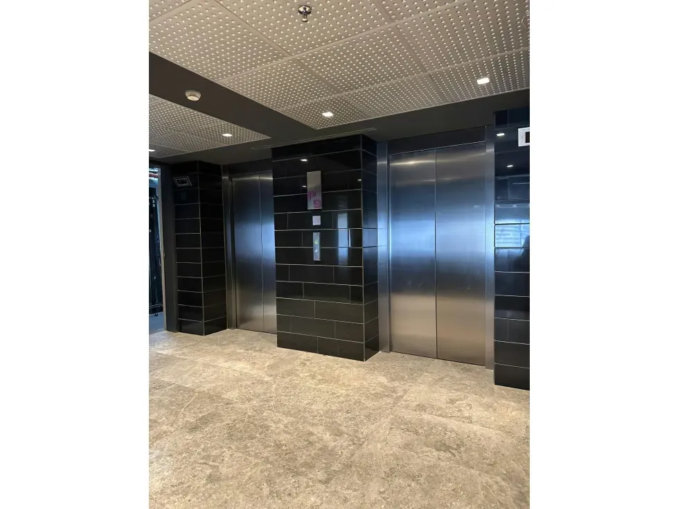 VENTA DE OFICINA EN LAS MERCEDES - 5