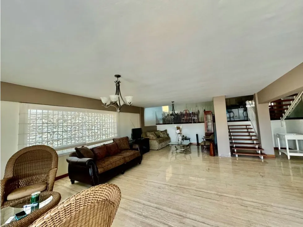 Se vende casa 450m2 5h+2s/5b/4p Cumbres de Curumo - 17
