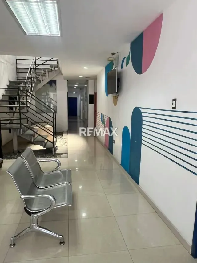 ALQUILER DE LOCAL PARA OFICINA O CONSULTORIO CERCANO AL HOSPITAL - 6