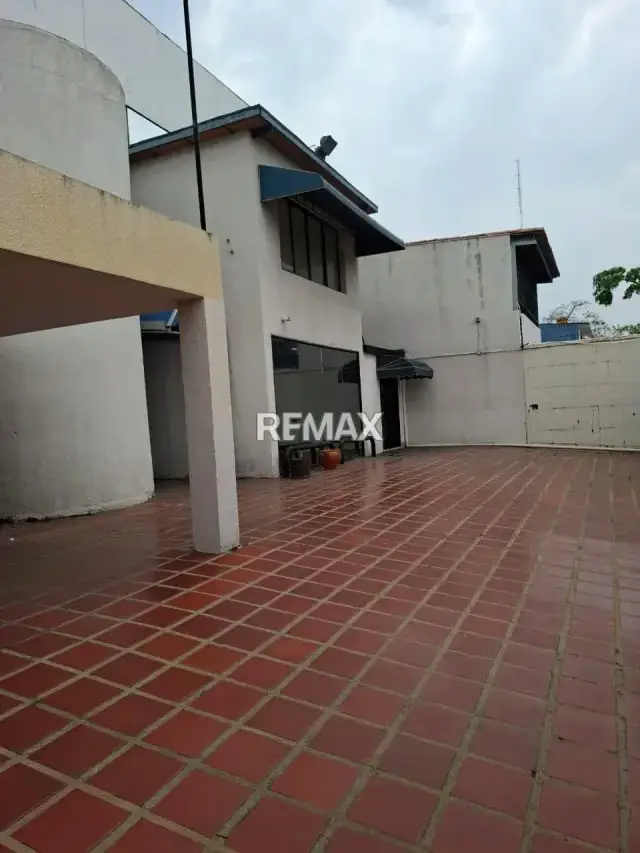 Casa Comercial En Alquiler Av. Bolivar