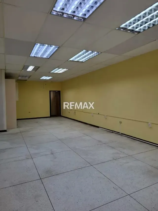 Casa Comercial En Alquiler Av. Bolivar - 5