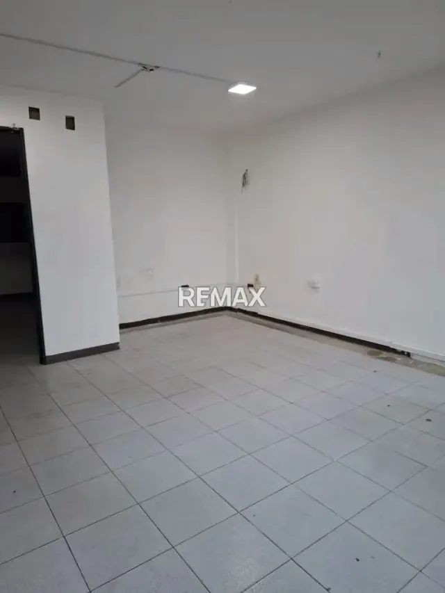 Casa Comercial En Alquiler Av. Bolivar - 7