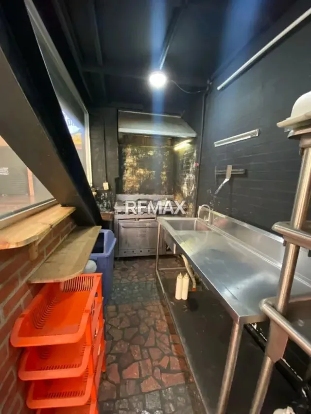 LOCAL COMERCIAL DE COMIDA EN ALQUILER - 4