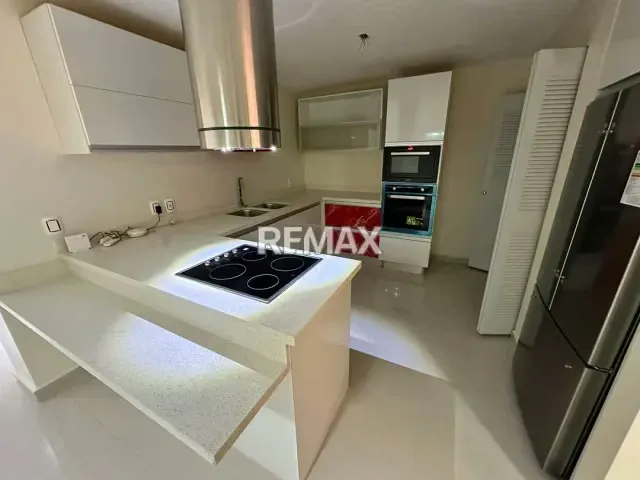 EN VENTA TOWNHOUSE UBICADO EN EL CONJUNTO PORLAMAR VILLAS, AV CIRCUNVALACIÓN - ISLA DE MARGARITA - 4