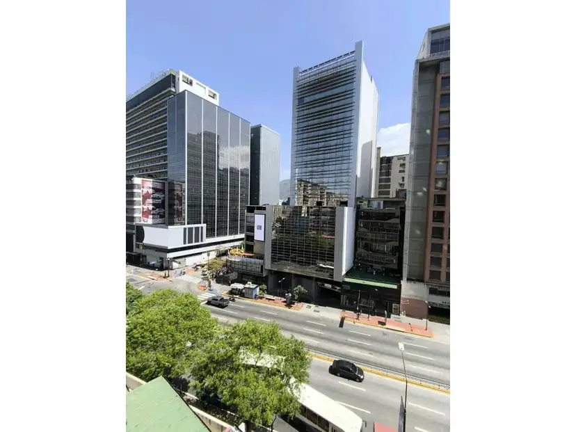 Vendo oficina 50m2 Centro Perú-Chacao 3878