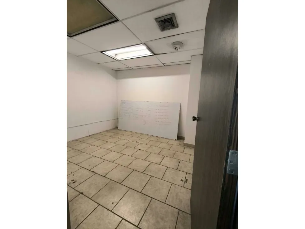 Vendo oficina 50m2 Centro Perú-Chacao 3878 - 17