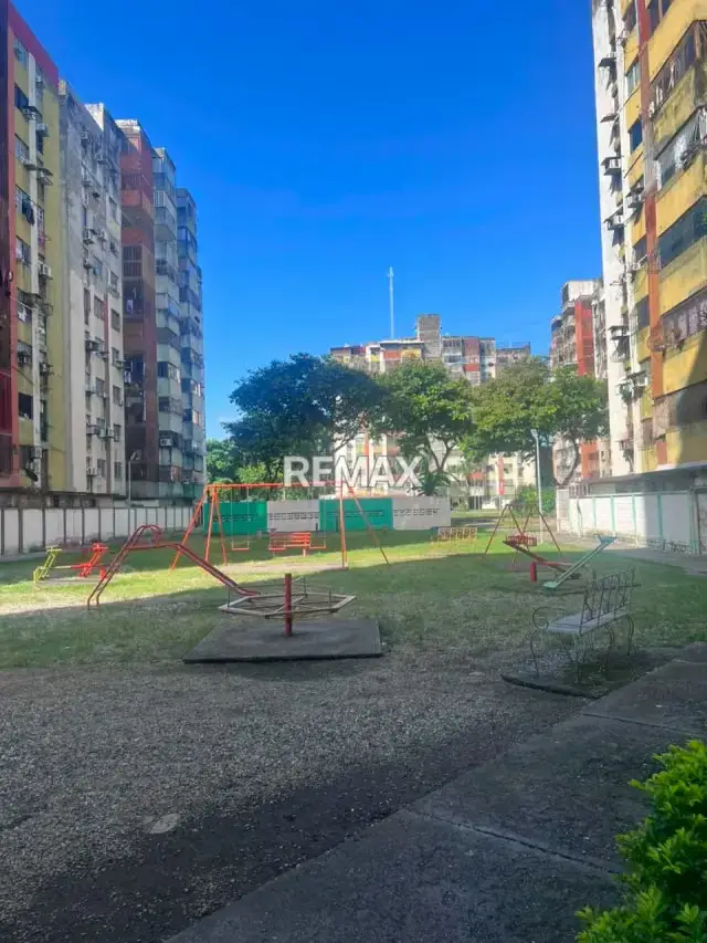 VENDO APTO. RESIDENCIAS PAEZ