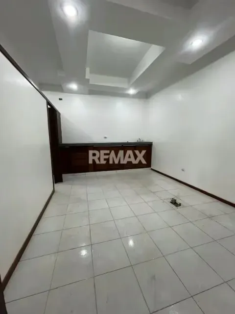 BELLO LOCAL EN VENTA. ACARIGUA ESTADO PORTUGUESA. EDIFICIO DOÑA TIA . - 9