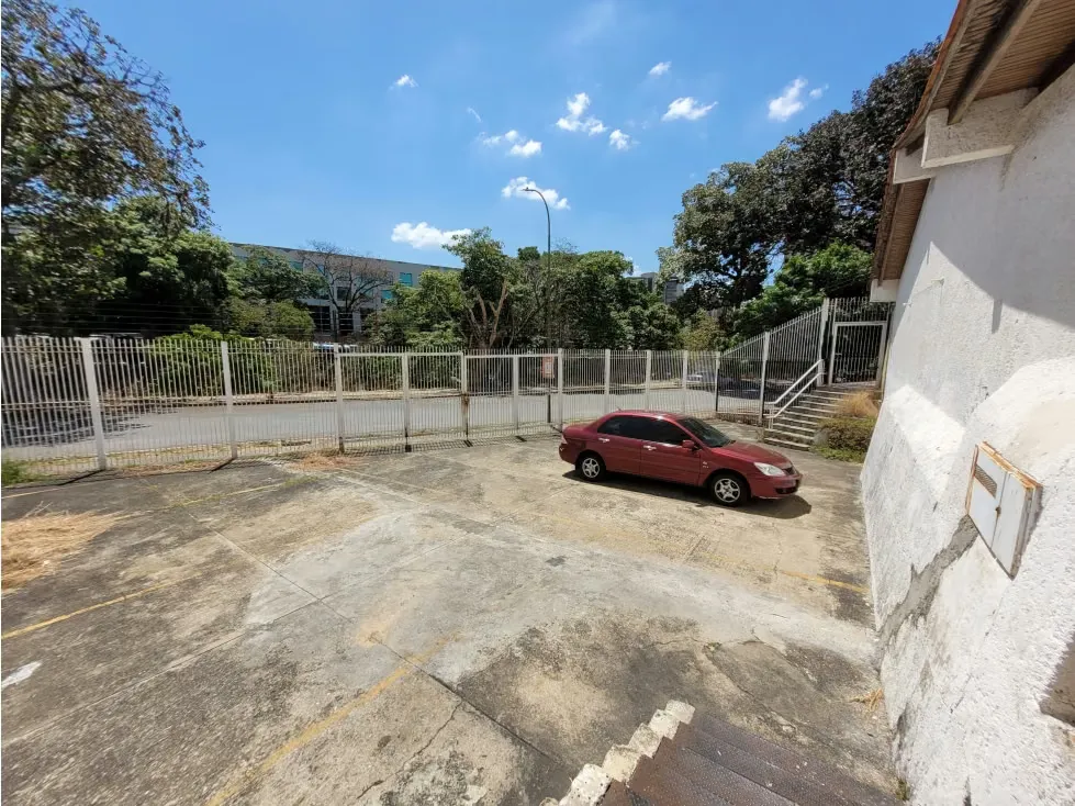 EN ALQUILER CASA COMERCIAL LA URBINA - 11