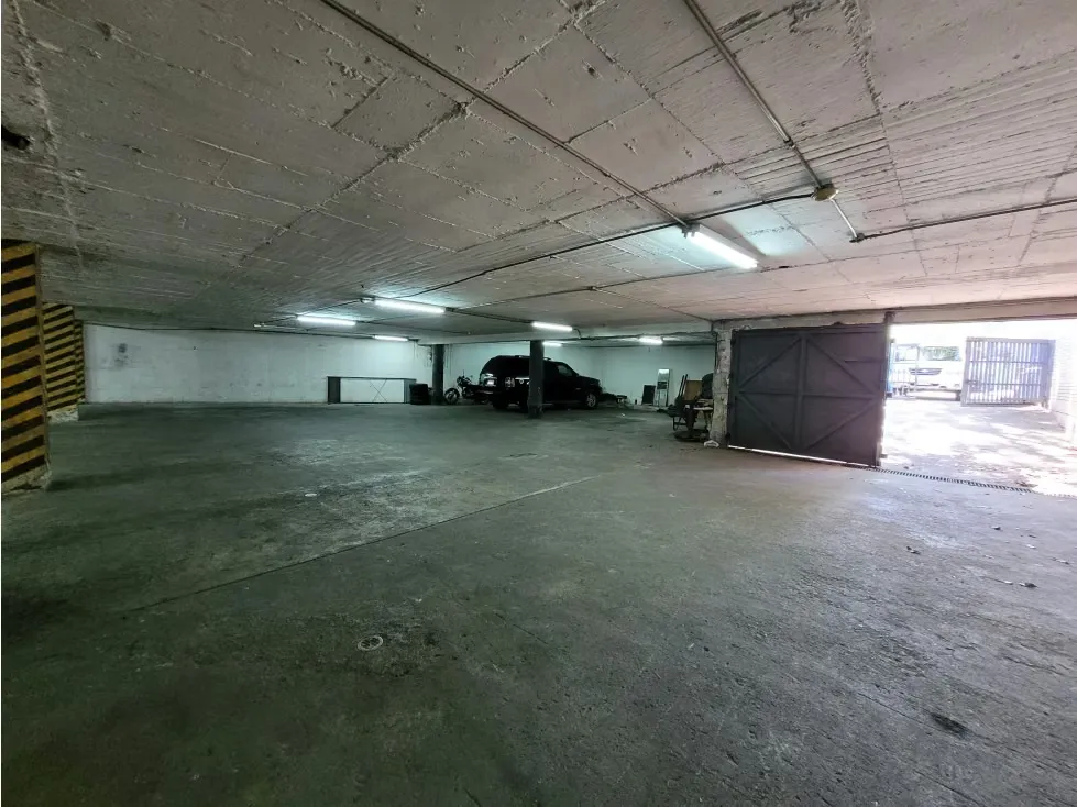 EN ALQUILER CASA COMERCIAL LA URBINA - 10