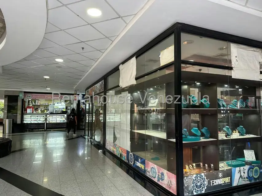 Local Comercial en Alquiler en El Paraiso, Distrito Metropolitano - 3