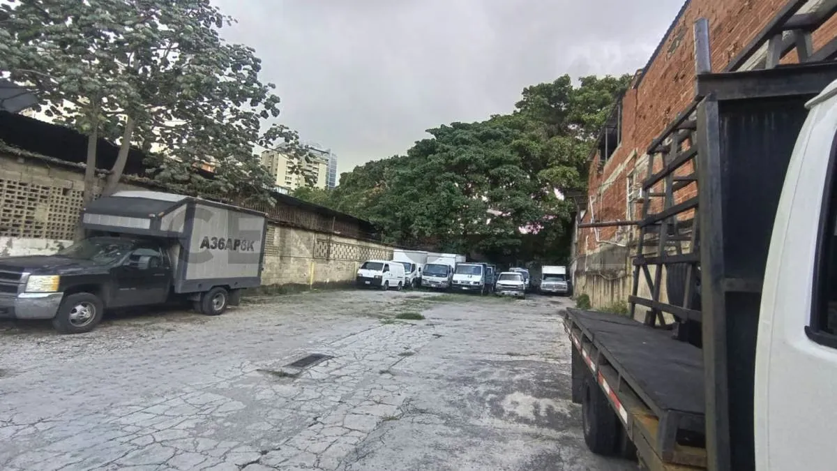 Terreno con Galpón Comercial en venta en Boleita Sur, Caracas - 8