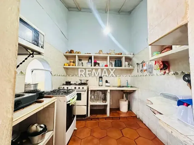 EN VENTA Casa para remodelar en la carrera 4 de la Concordia, media cuadra del Estadio Tachira. - 3