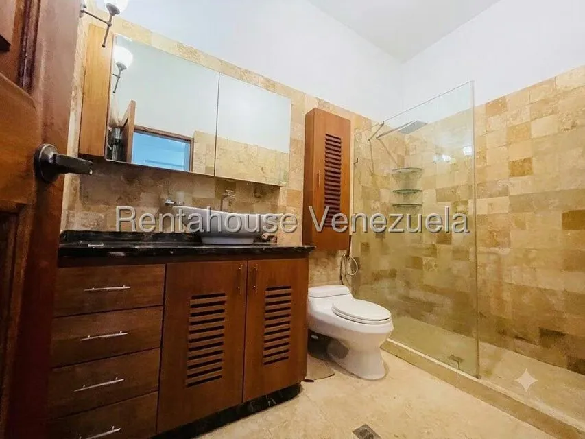 Townhouse (1 Nivel) en Venta en La Floresta, Distrito Metropolitano - 14