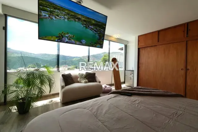 HERMOSA CASA EN VENTA EN CALLE CERRADA CON VIGILANCIA - COLINAS DE VISTA ALEGRE 672 m² - 11