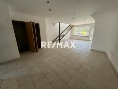 EN VENTA AMPLIO LOCAL TIPO DUPLEX, EN OBRA BLANCA, SECTOR APOSTADERO, ISLA DE MARGARITA. - 3