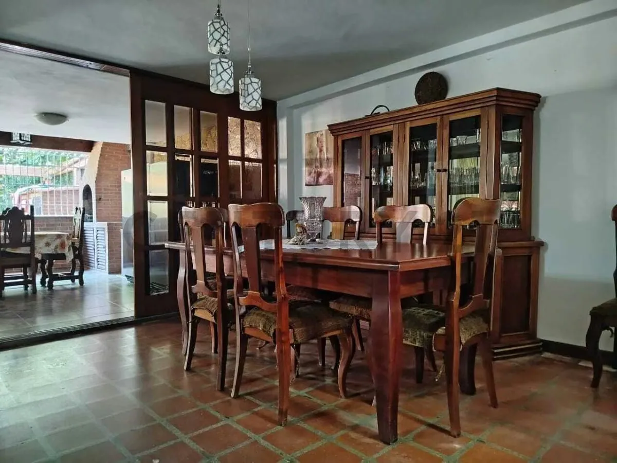 EN VENTA EXCELENTE CASA URB. VALLE ARRIBA - 11