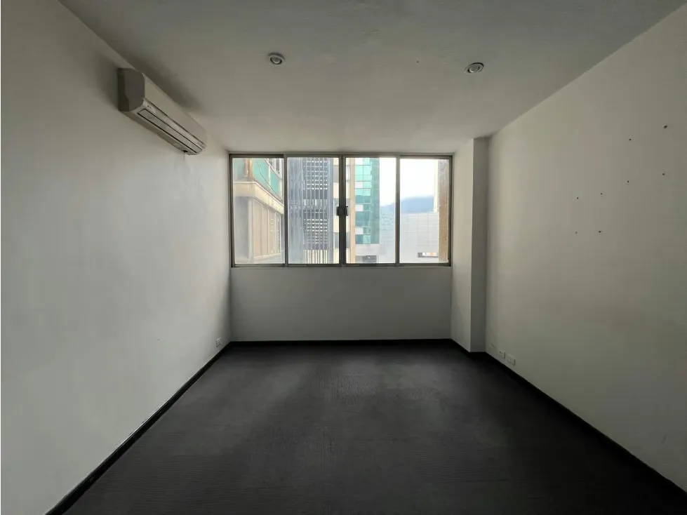 Se alquila oficina 117,85m² El Rosal - 4