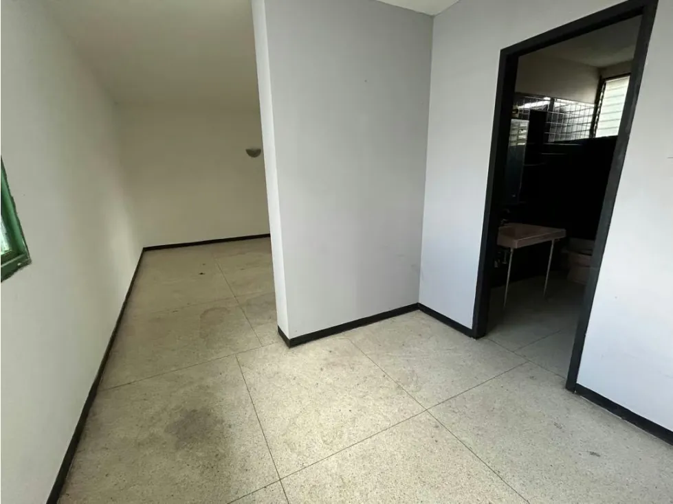 Se vende casa 500m2 Colinas de Bello Monte 4683 - 15