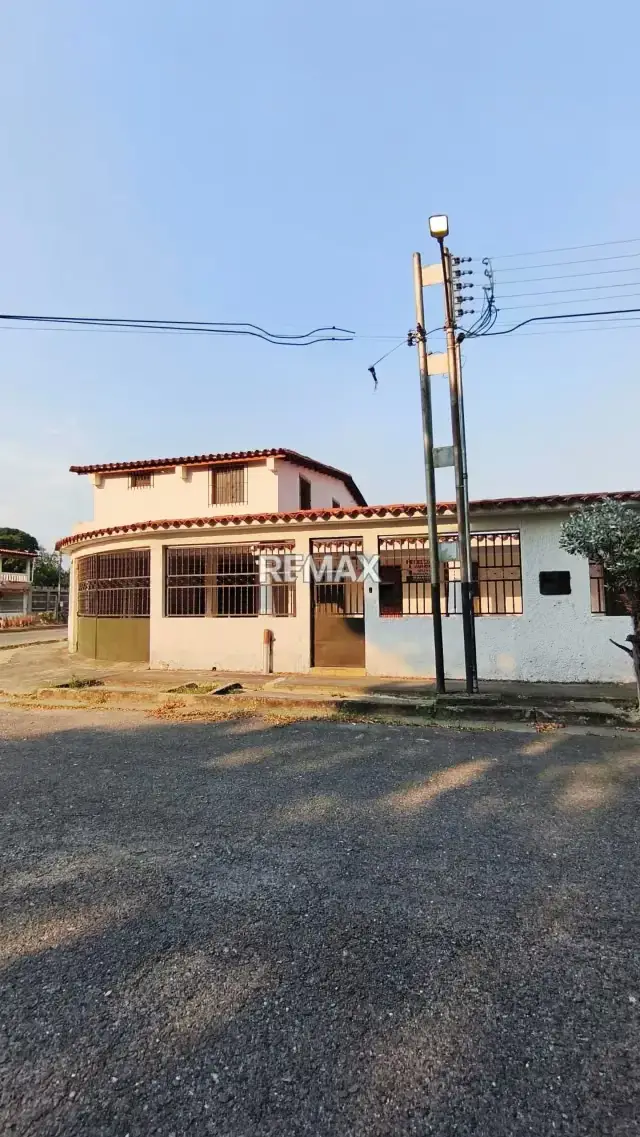 Venta de Hermosa Quinta Ubicada en la Urbanizacion los Overos Norte