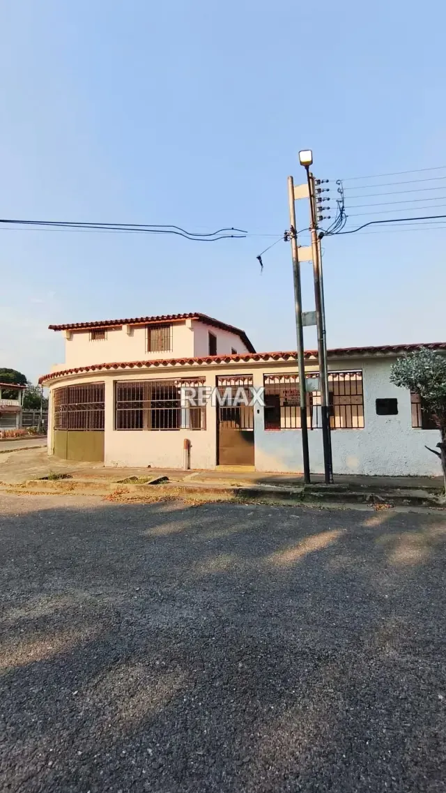 Venta de Hermosa Quinta Ubicada en la Urbanizacion los Overos Norte