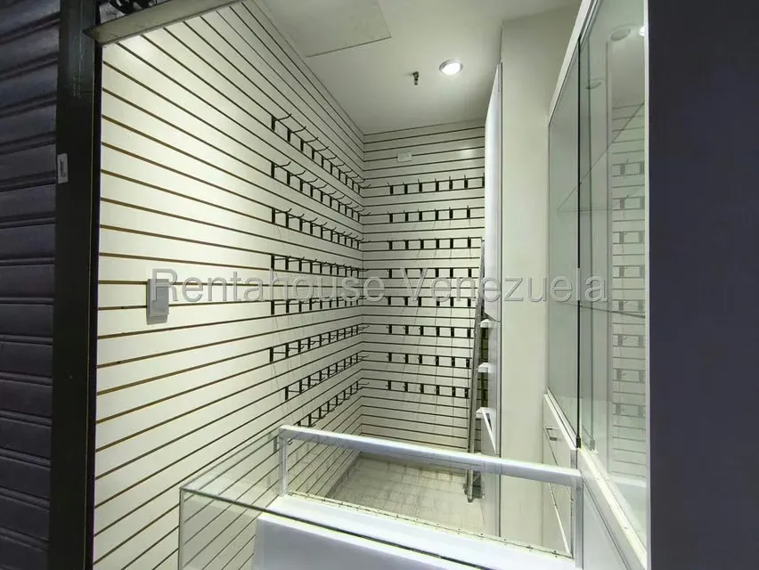 Local Comercial en Alquiler en Chacao, Distrito Metropolitano - 3