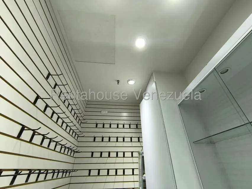 Local Comercial en Alquiler en Chacao, Distrito Metropolitano - 9