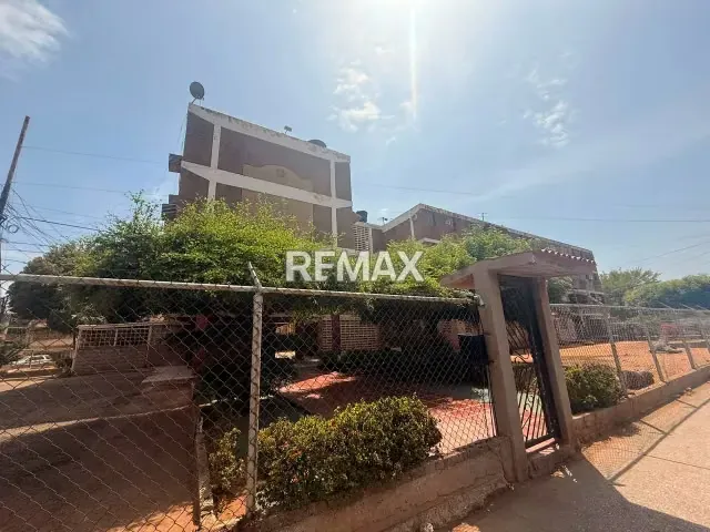 Apartamento actualizado en venta en la Urbanización San Francisco