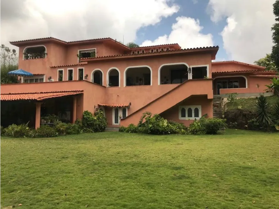 Vendo casa 1000mts2 8h+s/9b+s/14pe La Lagunita 7516 - 2