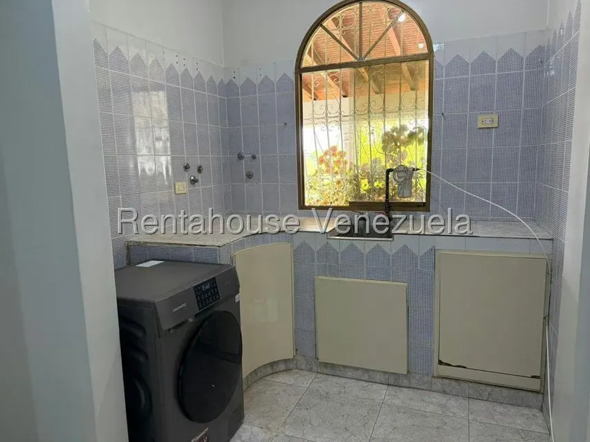 Casa (1 Nivel) en Venta en Parque el Retiro, Miranda - 32